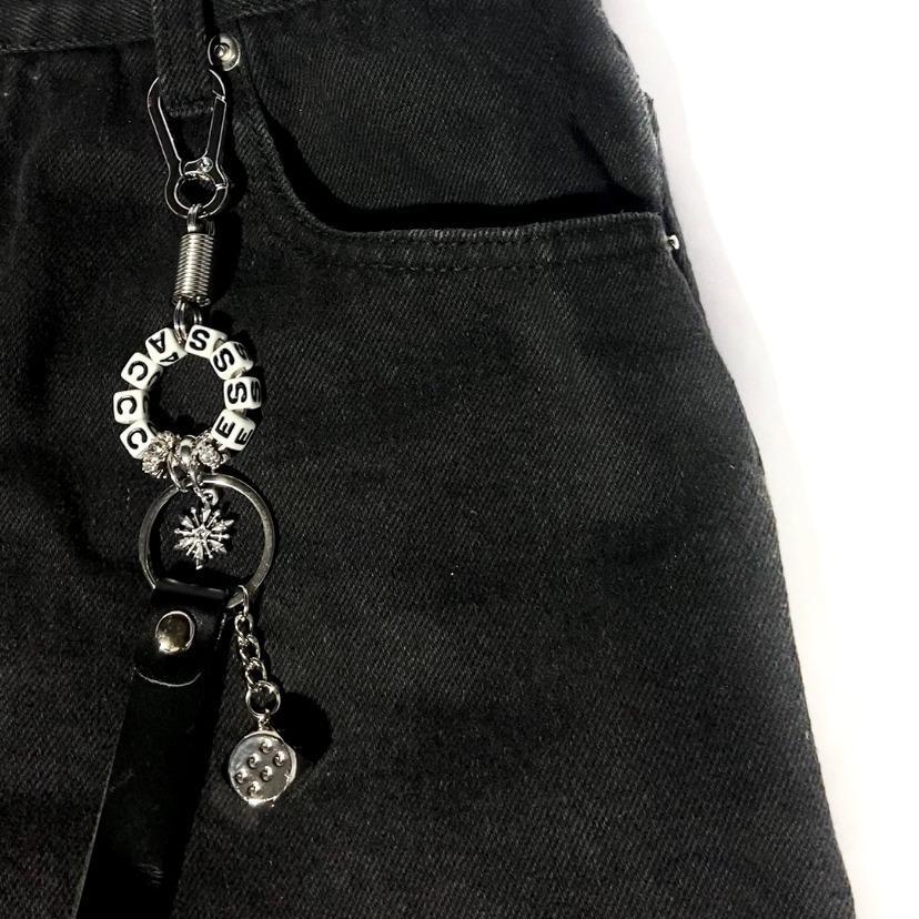Leathẻ Alphabet - Keychain